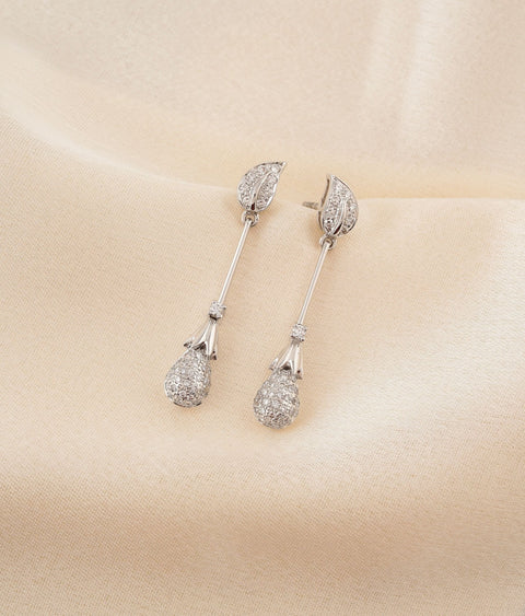 Perlée diamonds earrings 18K white gold, Diamond - Van Cleef & Arpels